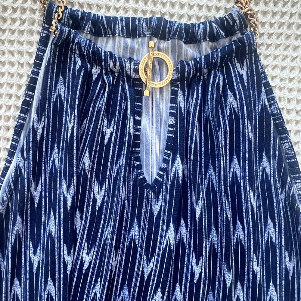 Chic Blue Patterned Maxi Dress - Picture 3 of 3